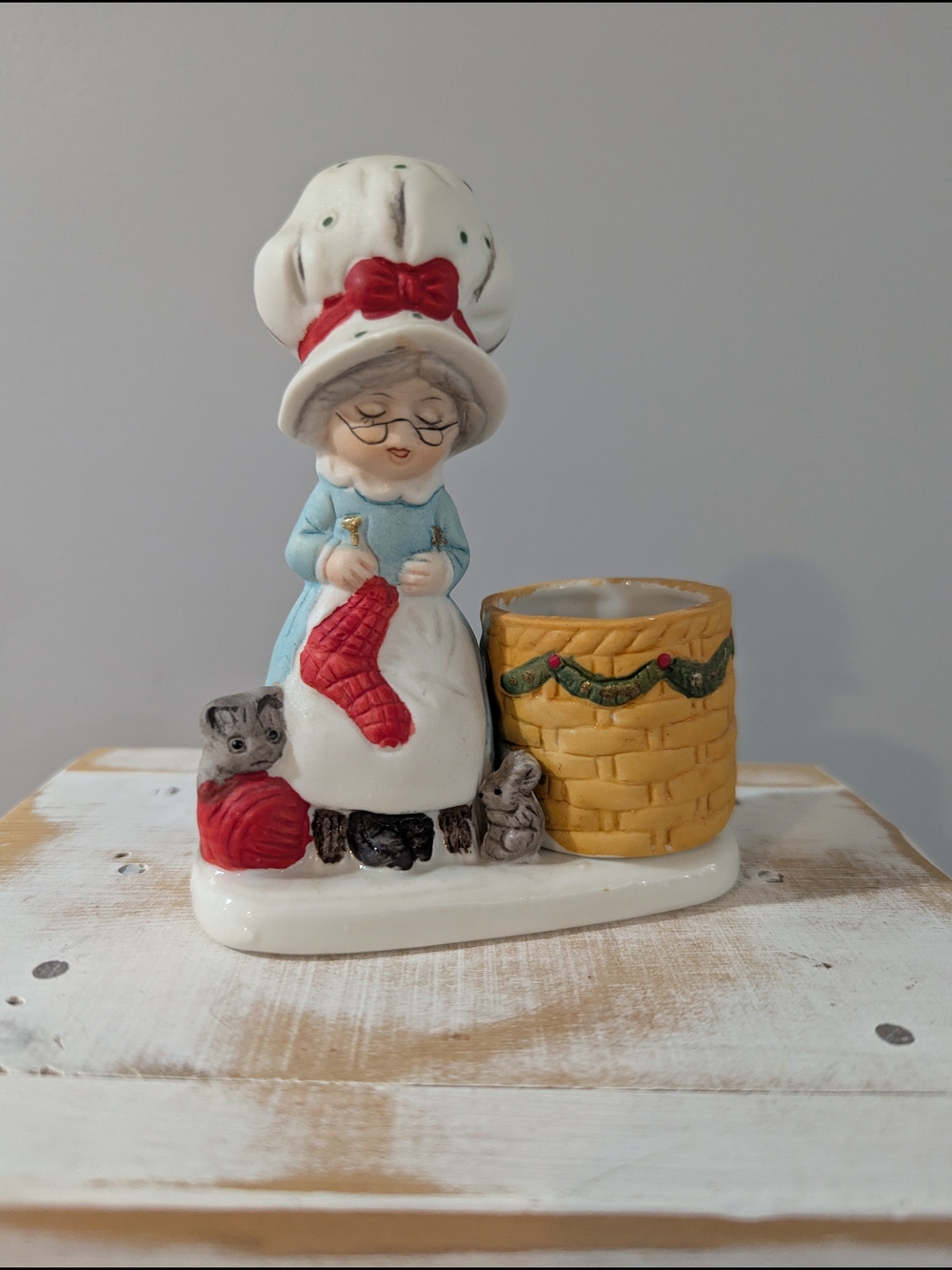 Vintage Jasco 1978 Granny At Work Christmas Luvkins Ceramic Figurine